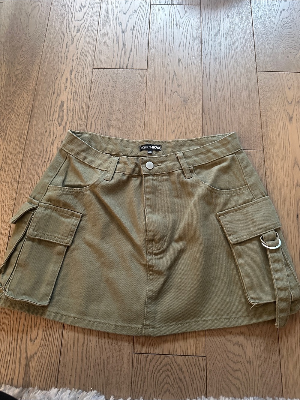 Fashion Nova Olive Green Cargo Mini Skirt (Size M)